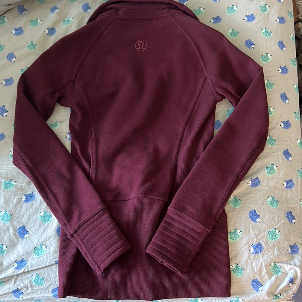 Lululemon radiant jacket II in garnet - size 2 - Picture 3 of 4